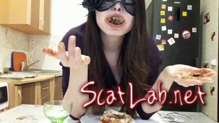 I eat hot dog with shit (ScatLina) Scat, Eating, Solo [FullHD 1080p] Poop