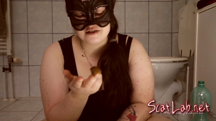 First time swallowing soft poo (LucyScat) Scatting, BBW [FullHD 1080p] Solo Scat