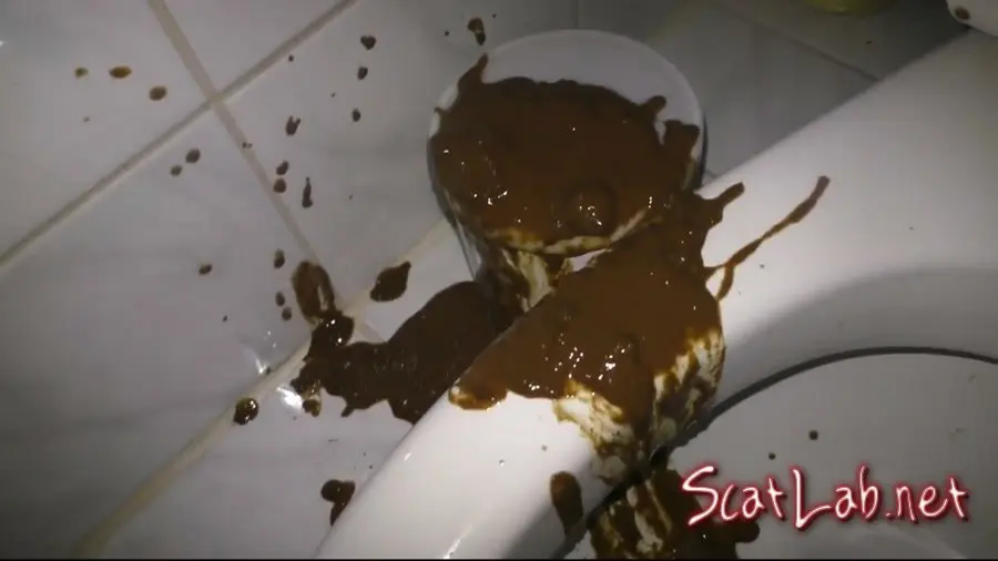 A diarrhea everywhere (HotDirtyIvone) Shit, Amateur [FullHD 1080p] Diarrhea