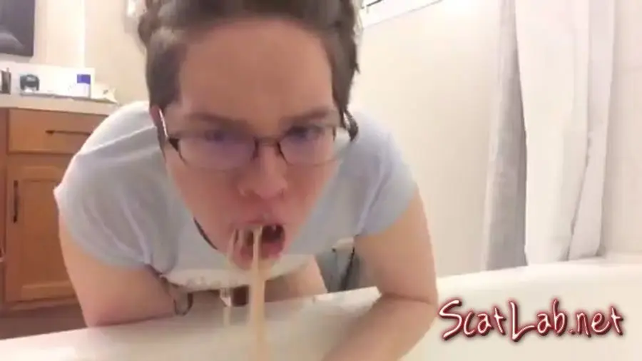 Little Gwen and the Doggy (GwenyT) New scat, Scat [FullHD 1080p] Vomit