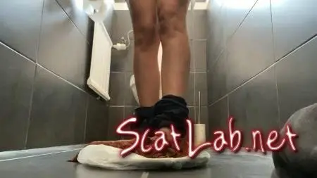 Too big shit for the Plate... Pantycleaning! (VeganLinda) Shitting, Solo [FullHD 1080p] Scat Tube ScatLab.net