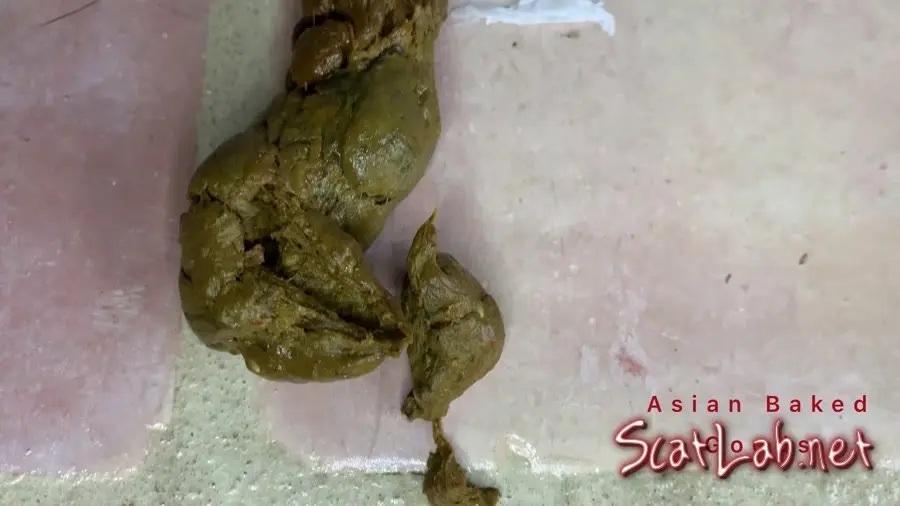 Leaning towards the bed and shitting (Marinayam19) Solo, Shit [FullHD 1080p] Scatting Girl