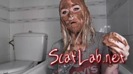 Extreme Luxus Scat Play Exclusive SG Video Production (Top Model Betty) Teen, Solo [FullHD 1080p] Eat Shit
