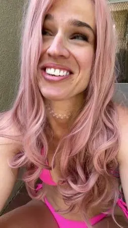 The famous shitting stripper (VibeWithMolly) Poop, Amateur [UltraHD 2K] Solo