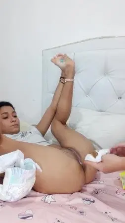 Mom cleans the shit of my diaper (lauracolin) Diapers, Amateur [UltraHD 2K] Defecation ScatLab.net