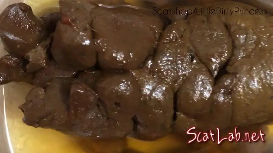 Big thick poop and bright yellow pee in a bowl (LittleDirtyPrincess) Pee, Solo, Scat [FullHD 1080p] Big pile