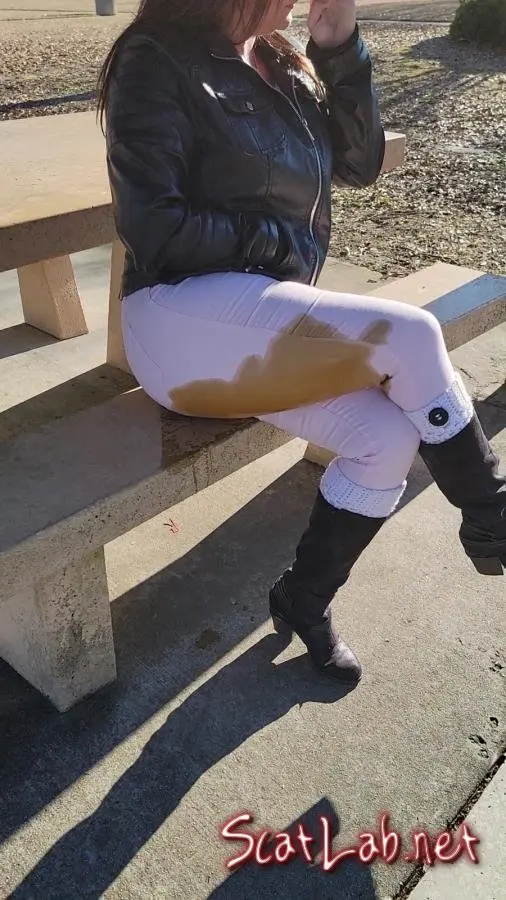 Oopsie Poopsie (Messylexi) Poop, Solo [UltraHD 2K] Milf