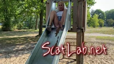 Perverse shit slide - only me dirty slide (Devil Sophie) Scatology, Milf [UltraHD 4K] Solo