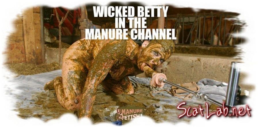Wicked Betty in the manure channel (Betty) Shit Cowshed, Dildo [HD 720p] Manurefetish.com