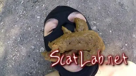 Shitting in the Mouth Outdoor (ScatDesire) Outdoor, Femdom [UltraHD 4K] Toilet Slavery