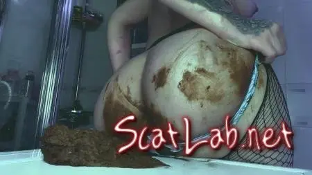 2 in 1 Brown Snake & Murky Jeans (DirtyBetty) Defecation, Big Pile [FullHD 1080p] Solo