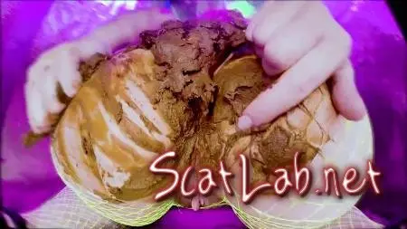 Turd tail or what? (DirtyBetty) Solo, Big Pile [FullHD 1080p] Defecation ScatLab.net