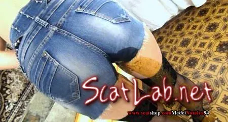Liquid Diarrhea On My Legs (Golden Scat Girls) Shitting, Peeing [FullHD 1080p] ScatShop.com / ScatBook.com