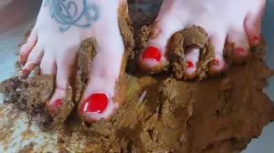 Smeared shit on your feet, lick it up slave (Solo) Latex, Feet [HD 720p] Fetish