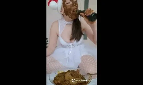 Santa's New Year's Gift (with 15 loads of shit) (Scatlina)  [HD 720p] Scatbook