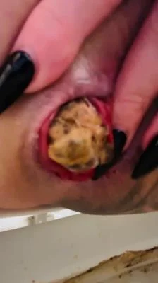 Look at that prolapse! (Taylor Nicole) Solo, Big Pile [UltraHD 4K] Scatbook.com