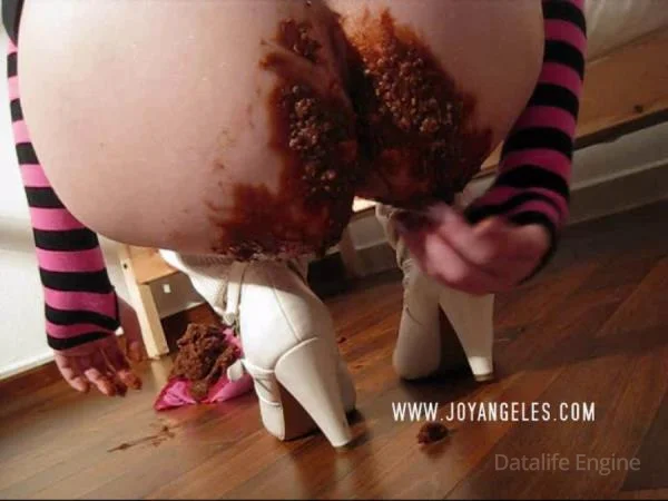 Desiree Mega Panty Pooping (Shit Models) Poop, Solo [SD] Joyangeles.com