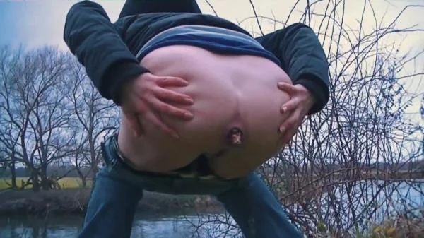 Cold Autumn Day Outdoor Shit (Mia Skye aka MiaRoxxx) Germany, Dirty Anal [HD 720p] Filthygrid.com