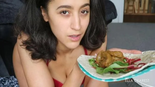 Snack For My Boyfriend (Ella Dearest aka Efro Ella) Solo, Defecation [HD 720p] Scatbook.com