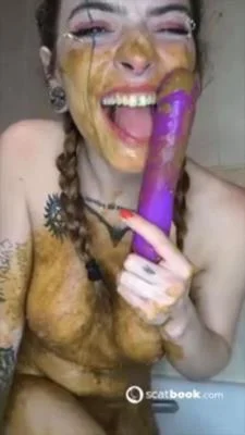 Smearing (Malafalda) Scat, Spain [SD] Scatbook.com ScatLab.net