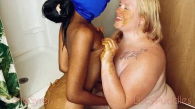 Desperate Kitten Poops In Mommy's Hands (Puddles Lucy, Cutie Syren) IR, Lesbians [FullHD 1080p] Scatbook