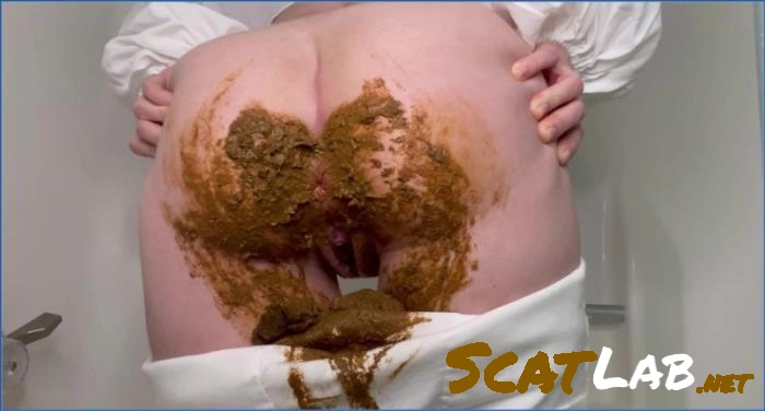 Download Sophia’s Big Ass Shitting Tease, FullHD 1080p ScatLab.net