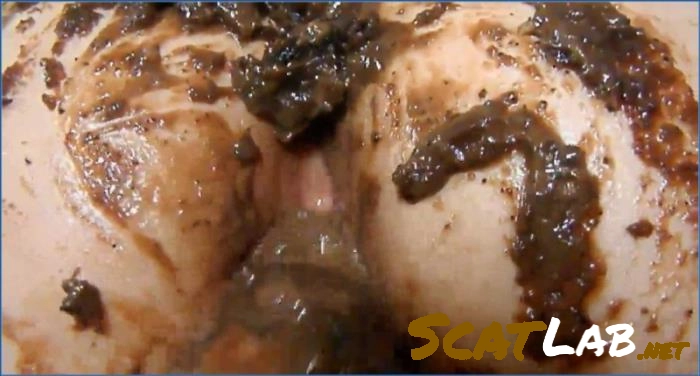 Download Dirty Barbara Pissing, Smearing – Dirty Anal Fisting Russian ScatLab.net