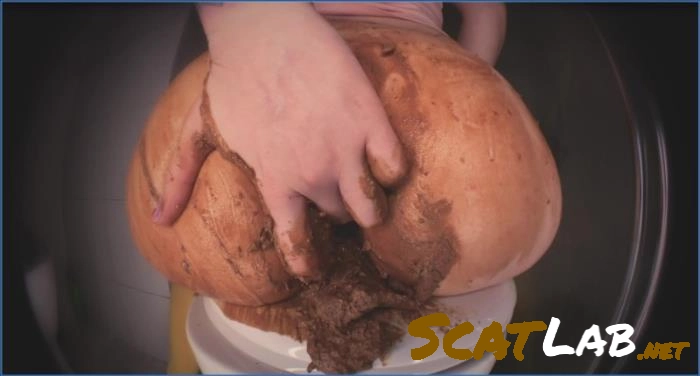 SweetBettyParlour Amateur, Russian – Spicy soup vs yellow tights Russian