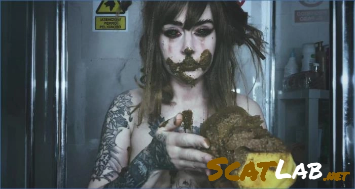 Dirty Betty Amateur, Russian – Do you poop in the shower Russian – ScatLab poster