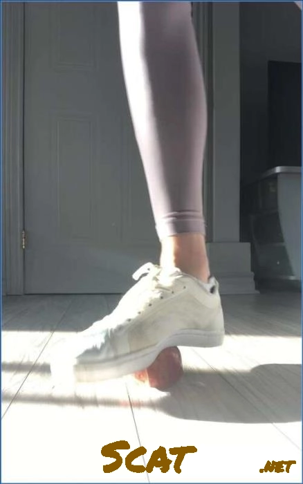 TheHealthyWhores Exhibitionism, Outdoor – Apple crush Canada