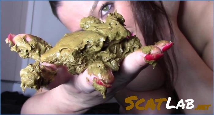 Eva Marie's Intense Scat Smearing Session in FullHD