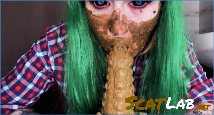 Vintage Mistress's Russian Amateur Scat in FullHD 1080p