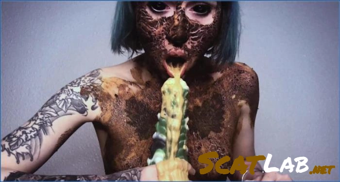 DirtyBetty Smearing and Pissing: Sweet Vomit and Mouth Fisting Experience