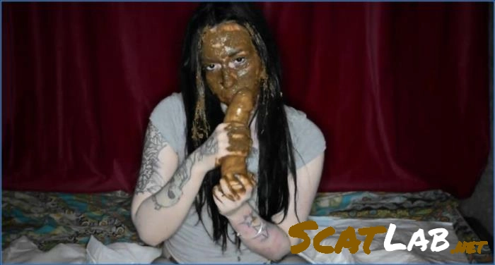 Dirty Betty's Scat Play with Dildo: Watch Now on Scat-Shop.com