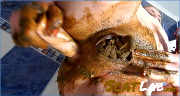 Dirty Barbara Russian Peeing and Masturbation in FullHD 1080p