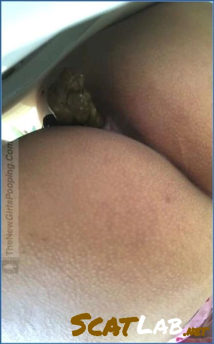 Download Sabrina So Cute Pooping Scat Vid HD 720p ScatLab.net