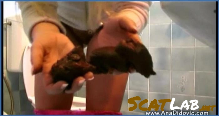 Intense Efro Action with Ana Didovic and Santara in Catcher in the Poo Rye