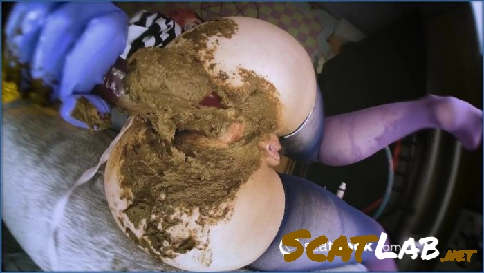 Download Scatlab Presents Anal Kaviar Action with Sweet Betty Parlour ScatLab.net