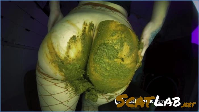Sweet Betty Parlour's Intense Femdom Scat Workout in FullHD