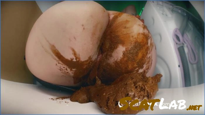 Download Betty's Wild Scat Adventures in HD ScatLab.net