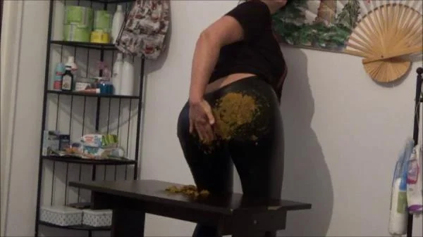 Stiffy Shit On Leather Pants (Mistress Roberta) Fetish, Romanian [SD] Scatshop.com