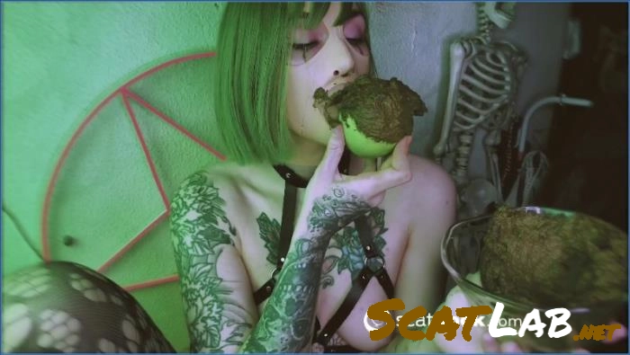 Sweet Betty Parlour Femdom – Apples! (Serving options) (FullHD 1080p) – ScatLab poster