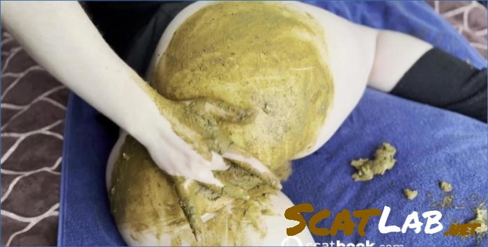 Download Miss Poop plays with her shitty ass in hardcore anal action UltraHD 4K ScatLab.net