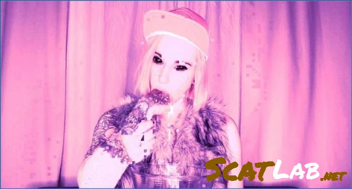 Download DirtyBetty's Wild Pee and Smearing in FullHD 1080p ScatLab.net