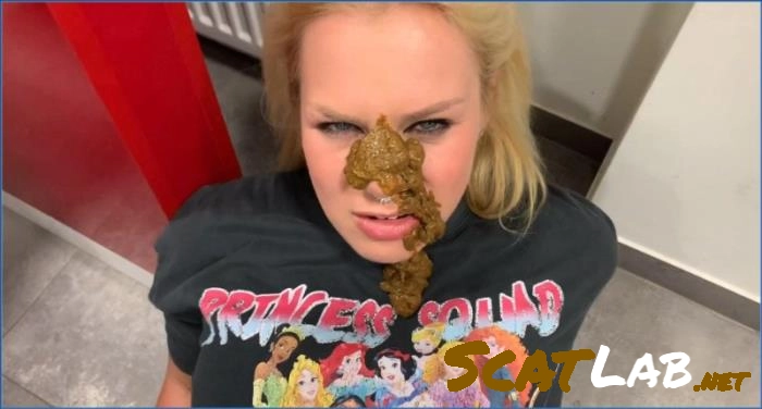 Devil Sophie gets filthy in a kinky bank! Hardcore action FullHD 1080p