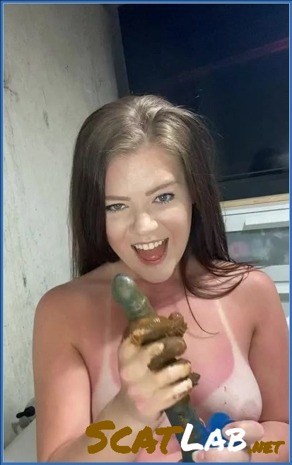 Peeing and Gaping Madness with Sly Fox in Cleaning My Dirty Dildo