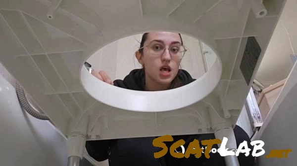 Scatbook.com - Shitting 01 [HD 720p] 58.4 MB – ScatLab poster