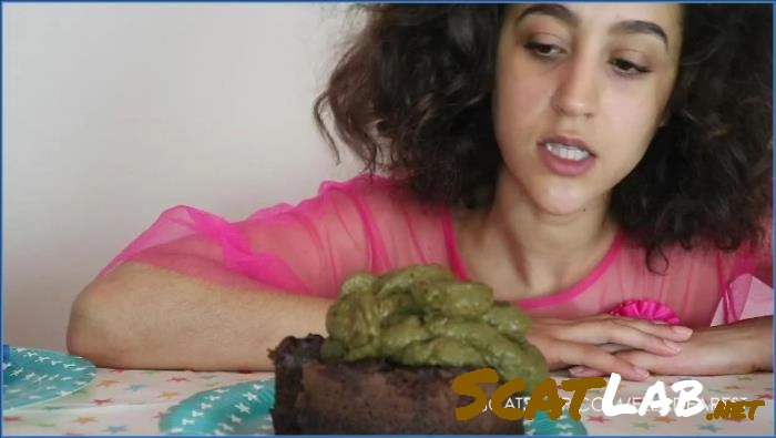 Biggest poop on my birthday cake - Pissing, Femdom (HD 720p / 46.68 MB) – ScatLab poster