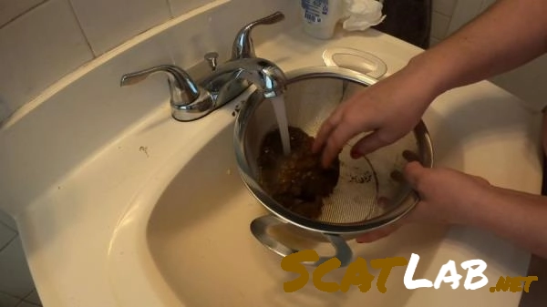 Laylaleescat.com: (Layla Lee) - Treasure Hunt [FullHD 1080p] (1.21 GB) – ScatLab poster