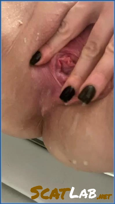 Come here boi!!! - Pissing, Kaviar (SiteRip / 5.38 MB)